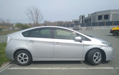 Toyota Prius, 2015 год, 1 075 000 рублей, 1 фотография