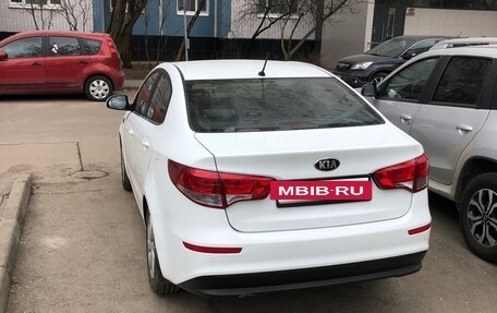 KIA Rio III рестайлинг, 2016 год, 1 040 000 рублей, 2 фотография