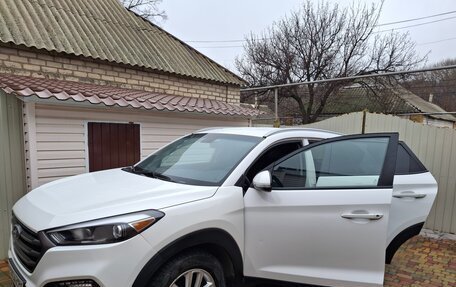 Hyundai Tucson III, 2015 год, 1 600 000 рублей, 2 фотография