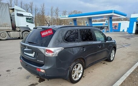 Mitsubishi Outlander III рестайлинг 3, 2013 год, 1 300 000 рублей, 5 фотография