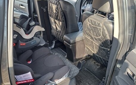 Mitsubishi Outlander III рестайлинг 3, 2013 год, 1 300 000 рублей, 10 фотография