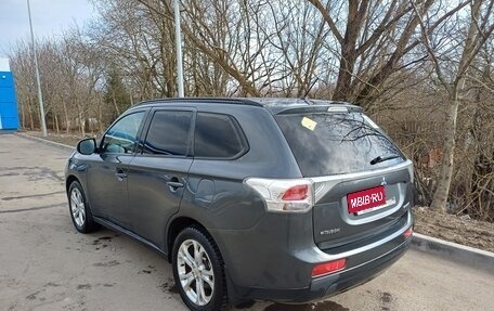 Mitsubishi Outlander III рестайлинг 3, 2013 год, 1 300 000 рублей, 7 фотография