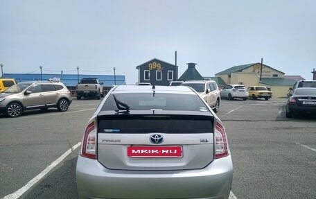 Toyota Prius, 2015 год, 1 075 000 рублей, 4 фотография