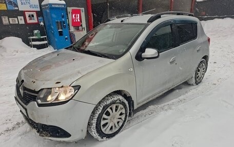 Renault Sandero II рестайлинг, 2015 год, 620 000 рублей, 2 фотография
