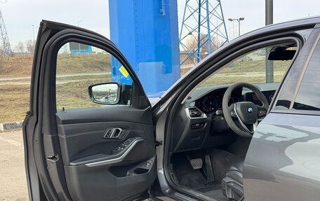 BMW 3 серия, 2019 год, 3 702 000 рублей, 11 фотография