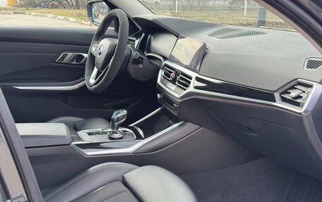 BMW 3 серия, 2019 год, 3 702 000 рублей, 16 фотография