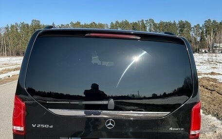 Mercedes-Benz V-Класс, 2018 год, 5 200 000 рублей, 4 фотография