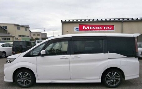 Honda Stepwgn IV, 2021 год, 2 300 000 рублей, 3 фотография