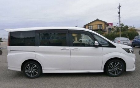 Honda Stepwgn IV, 2021 год, 2 300 000 рублей, 7 фотография