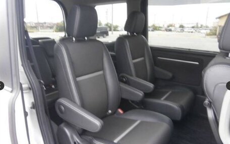 Honda Stepwgn IV, 2021 год, 2 300 000 рублей, 10 фотография