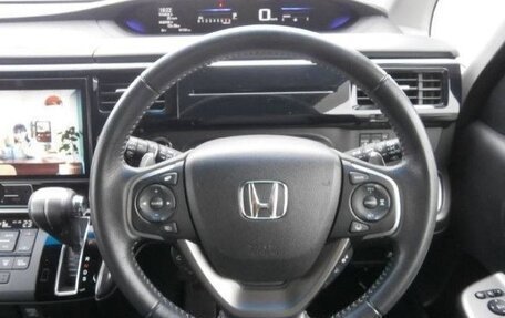 Honda Stepwgn IV, 2021 год, 2 300 000 рублей, 15 фотография