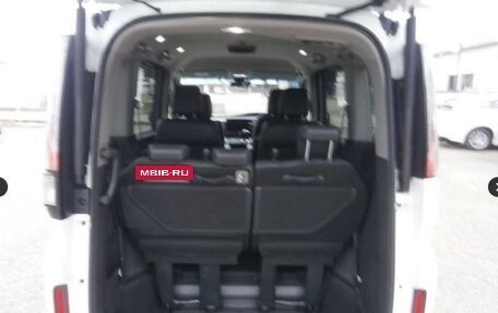 Honda Stepwgn IV, 2021 год, 2 300 000 рублей, 13 фотография