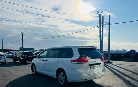 Toyota Sienna III, 2010 год, 2 149 900 рублей, 4 фотография