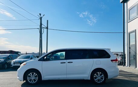 Toyota Sienna III, 2010 год, 2 149 900 рублей, 3 фотография