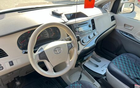 Toyota Sienna III, 2010 год, 2 149 900 рублей, 11 фотография