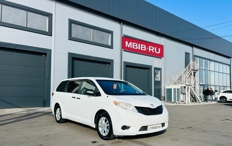 Toyota Sienna III, 2010 год, 2 149 900 рублей, 8 фотография