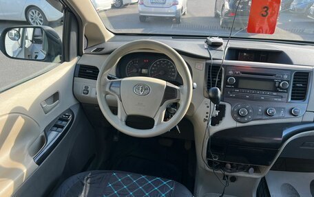 Toyota Sienna III, 2010 год, 2 149 900 рублей, 14 фотография