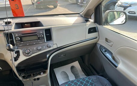 Toyota Sienna III, 2010 год, 2 149 900 рублей, 15 фотография