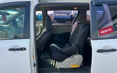 Toyota Sienna III, 2010 год, 2 149 900 рублей, 18 фотография