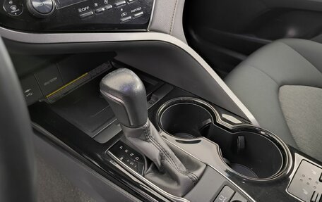 Toyota Camry, 2019 год, 2 200 000 рублей, 12 фотография