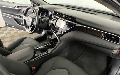 Toyota Camry, 2019 год, 2 200 000 рублей, 10 фотография