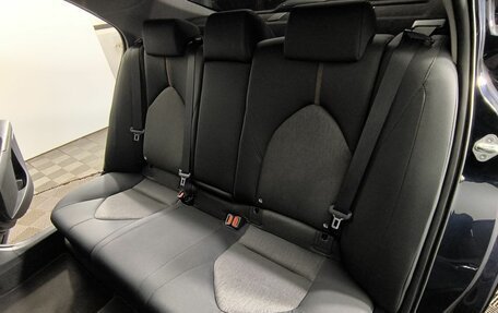 Toyota Camry, 2019 год, 2 200 000 рублей, 15 фотография