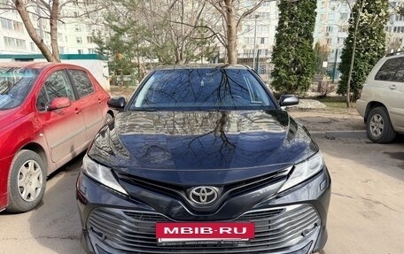 Toyota Camry, 2019 год, 2 000 000 рублей, 3 фотография
