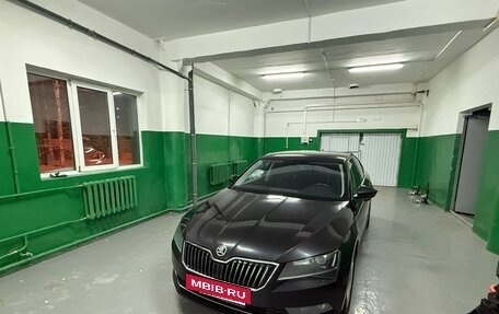 Skoda Superb III рестайлинг, 2015 год, 1 415 000 рублей, 4 фотография