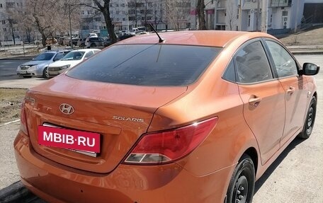 Hyundai Solaris II рестайлинг, 2015 год, 1 000 000 рублей, 3 фотография