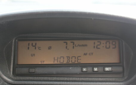 Mitsubishi Carisma I, 2002 год, 210 000 рублей, 19 фотография