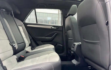 Volkswagen T-Roc I, 2023 год, 1 790 000 рублей, 10 фотография