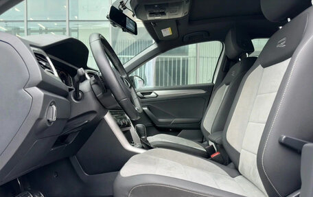 Volkswagen T-Roc I, 2023 год, 1 790 000 рублей, 9 фотография