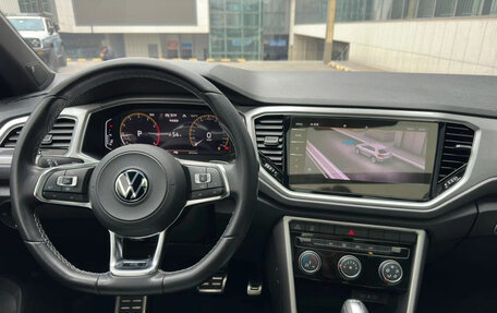 Volkswagen T-Roc I, 2023 год, 1 790 000 рублей, 7 фотография