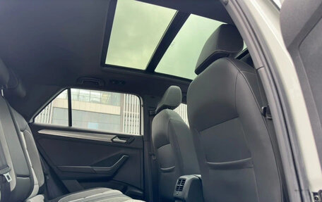 Volkswagen T-Roc I, 2023 год, 1 790 000 рублей, 11 фотография