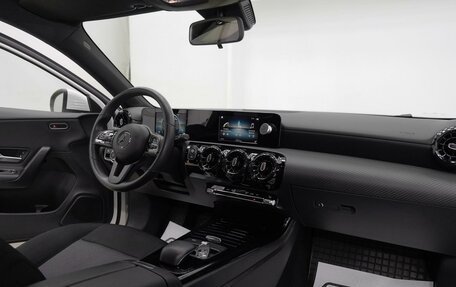 Mercedes-Benz A-Класс, 2019 год, 2 149 000 рублей, 6 фотография