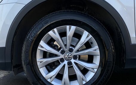 Volkswagen Tiguan II, 2019 год, 2 549 000 рублей, 9 фотография
