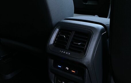 Volkswagen Tiguan II, 2019 год, 2 549 000 рублей, 25 фотография