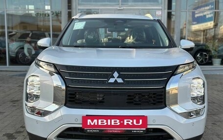 Mitsubishi Outlander, 2023 год, 3 990 000 рублей, 3 фотография