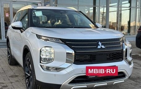 Mitsubishi Outlander, 2023 год, 3 990 000 рублей, 4 фотография
