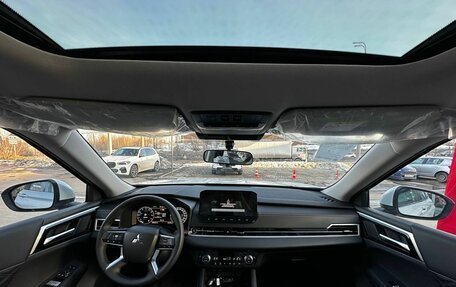 Mitsubishi Outlander, 2023 год, 3 990 000 рублей, 20 фотография