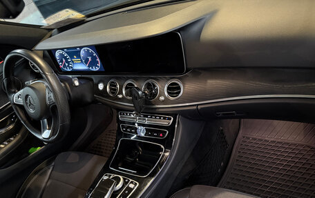 Mercedes-Benz E-Класс, 2017 год, 3 100 000 рублей, 6 фотография