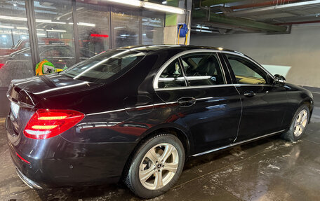 Mercedes-Benz E-Класс, 2017 год, 3 100 000 рублей, 3 фотография