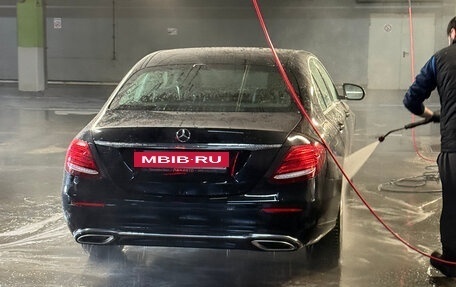 Mercedes-Benz E-Класс, 2017 год, 3 100 000 рублей, 2 фотография