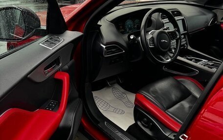 Jaguar F-Pace, 2018 год, 3 300 000 рублей, 6 фотография