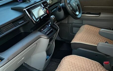 Honda Stepwgn IV, 2016 год, 1 630 000 рублей, 9 фотография