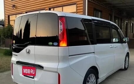 Honda Stepwgn IV, 2016 год, 1 630 000 рублей, 7 фотография