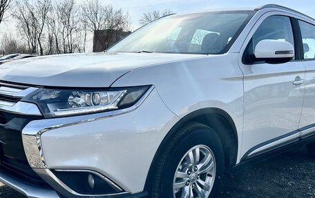 Mitsubishi Outlander III рестайлинг 3, 2016 год, 1 799 000 рублей, 3 фотография