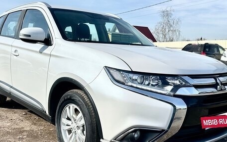 Mitsubishi Outlander III рестайлинг 3, 2016 год, 1 799 000 рублей, 5 фотография