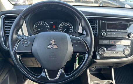 Mitsubishi Outlander III рестайлинг 3, 2016 год, 1 799 000 рублей, 13 фотография