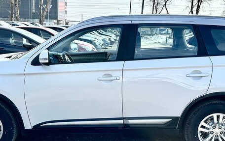 Mitsubishi Outlander III рестайлинг 3, 2016 год, 1 799 000 рублей, 8 фотография